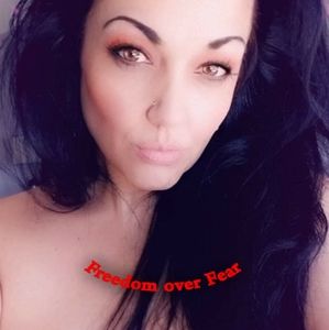 Meet your Posher, Lora